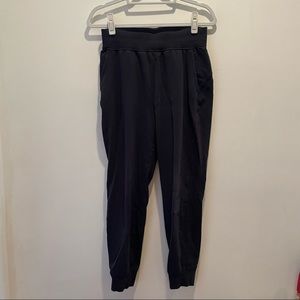 Speckled black Lulu Lemon joggers (size M)